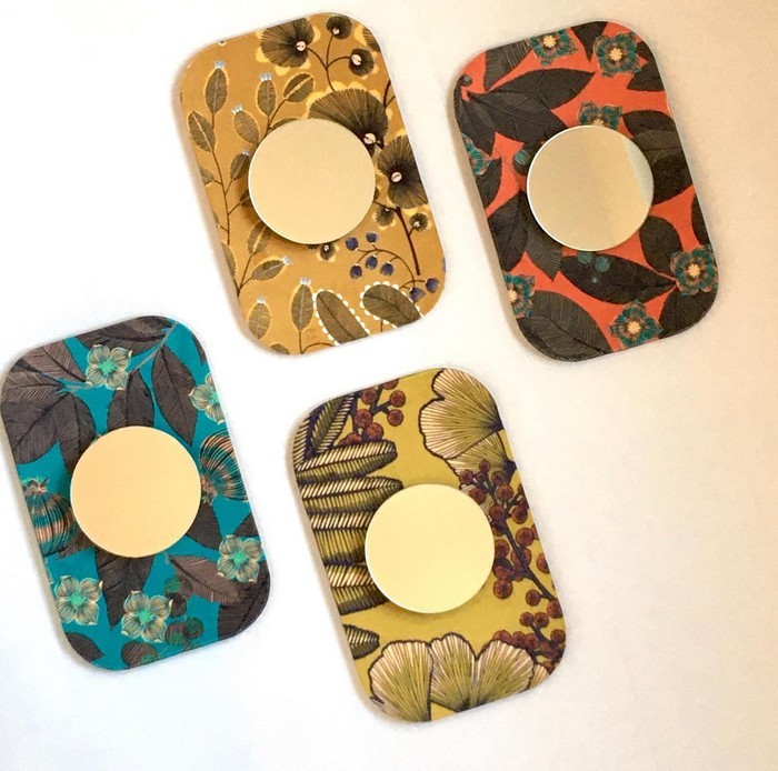 Miroir en carton et tissu d'ameublement, petits formats