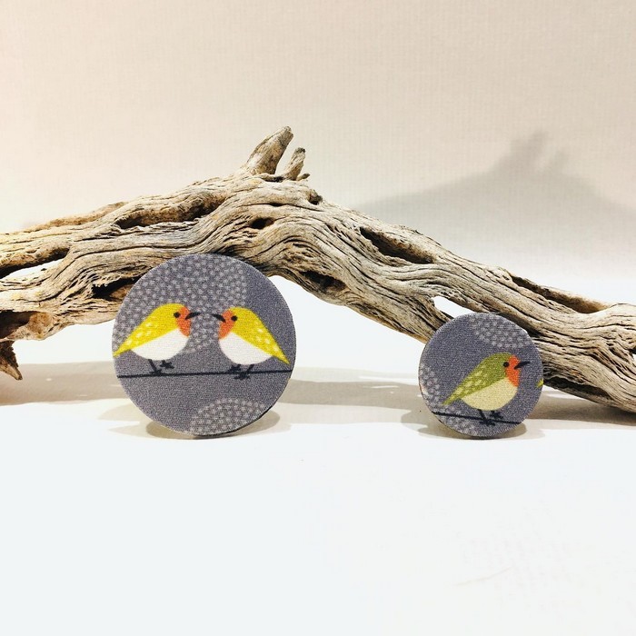 Broches oiseaux en carton et tissu
