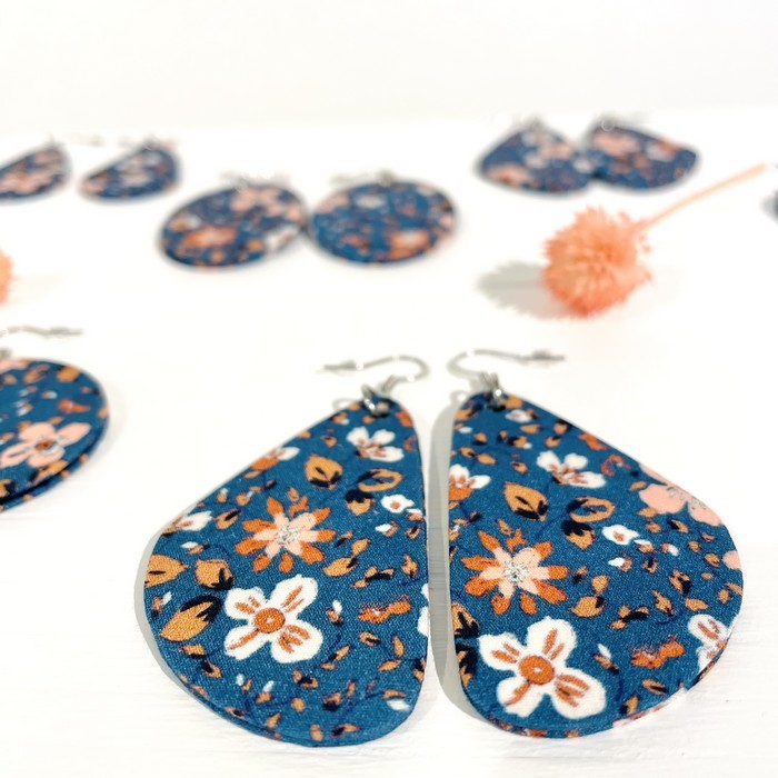Boucles d'oreilles en carton et tissu, format grand triangle